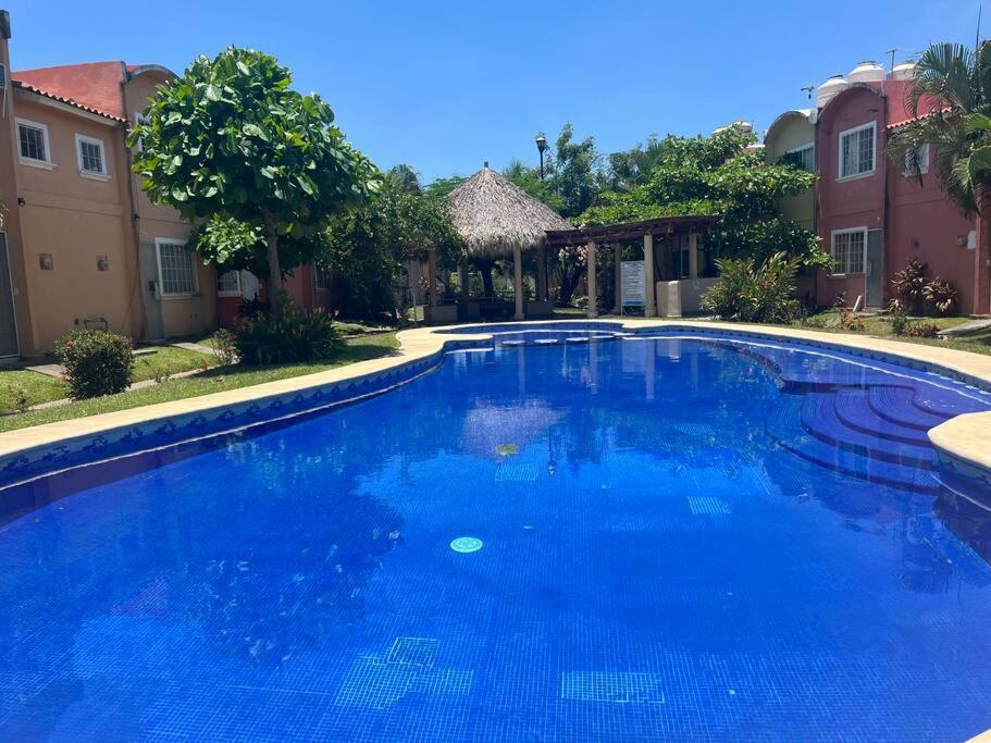 익스타파 Casa Con Alberca A 8 Min De Playa 아파트 외부 사진